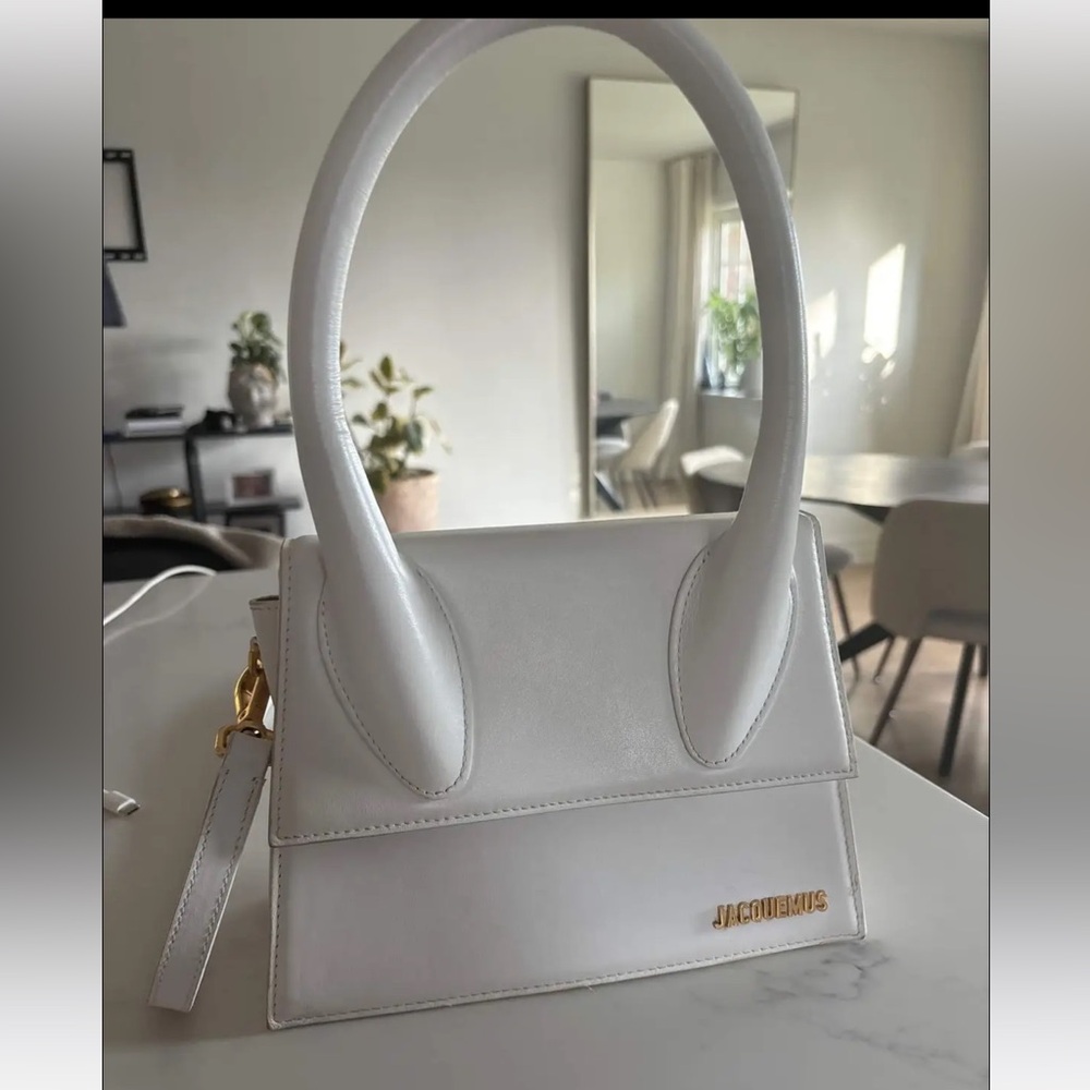 White jacquemus le grand chiquito